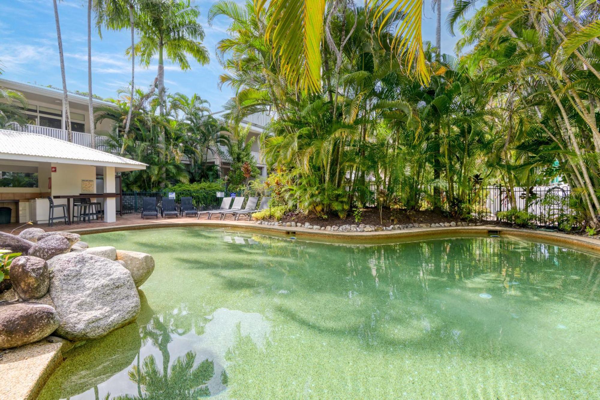 Ocean Palms Apartments 포트 더글라스 외부 사진