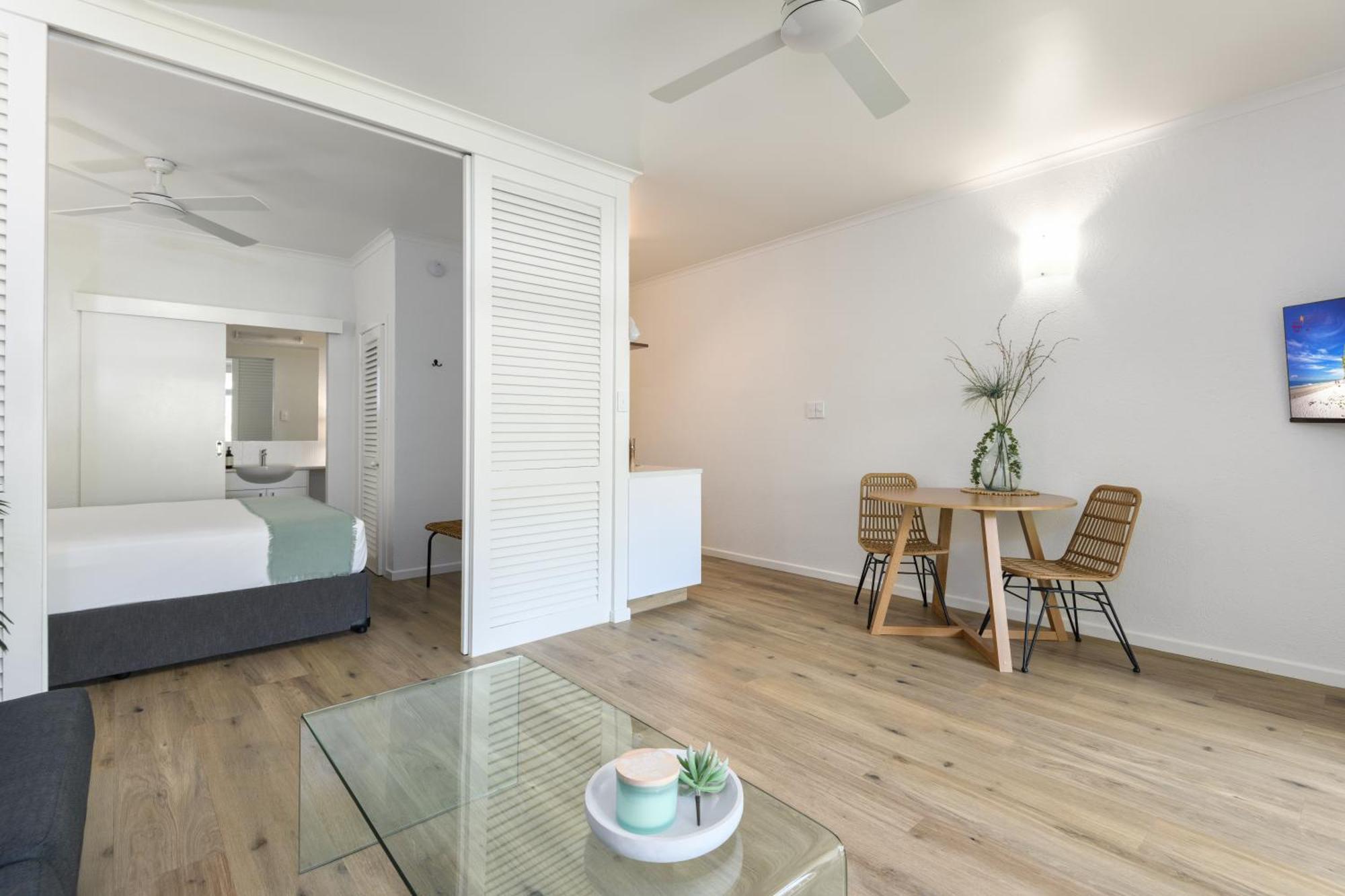 Ocean Palms Apartments 포트 더글라스 외부 사진