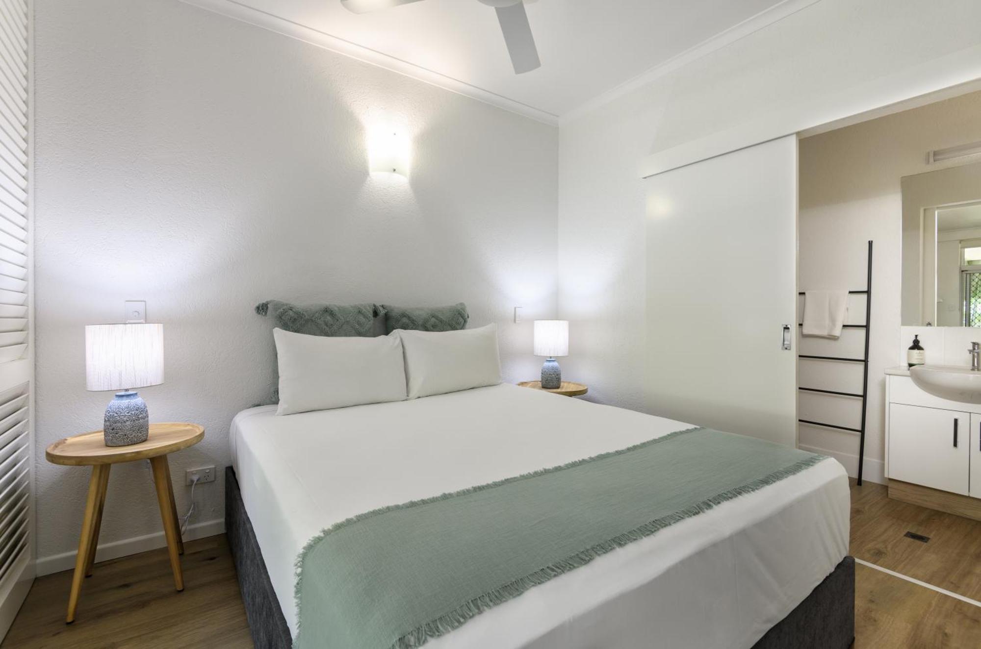 Ocean Palms Apartments 포트 더글라스 외부 사진